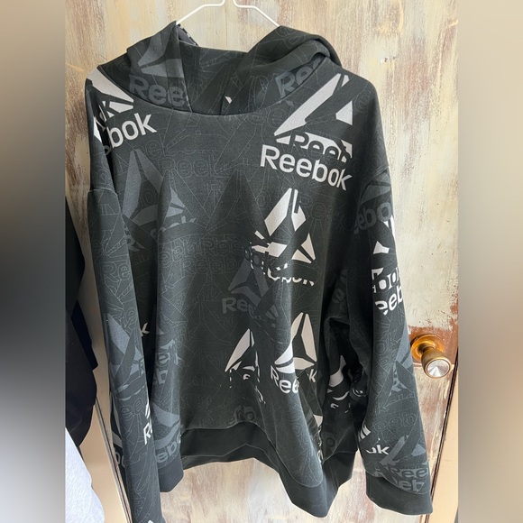 Reebok Other - Men’s plus size Reebok sweatshirt like new